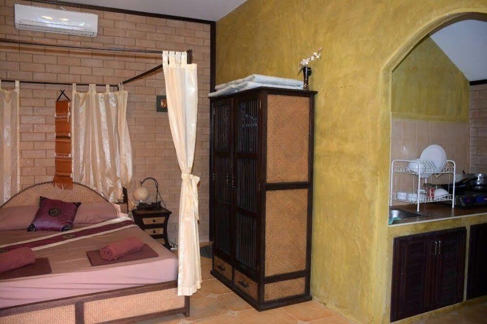 Sanuk Bungalows Rawai Luaran gambar